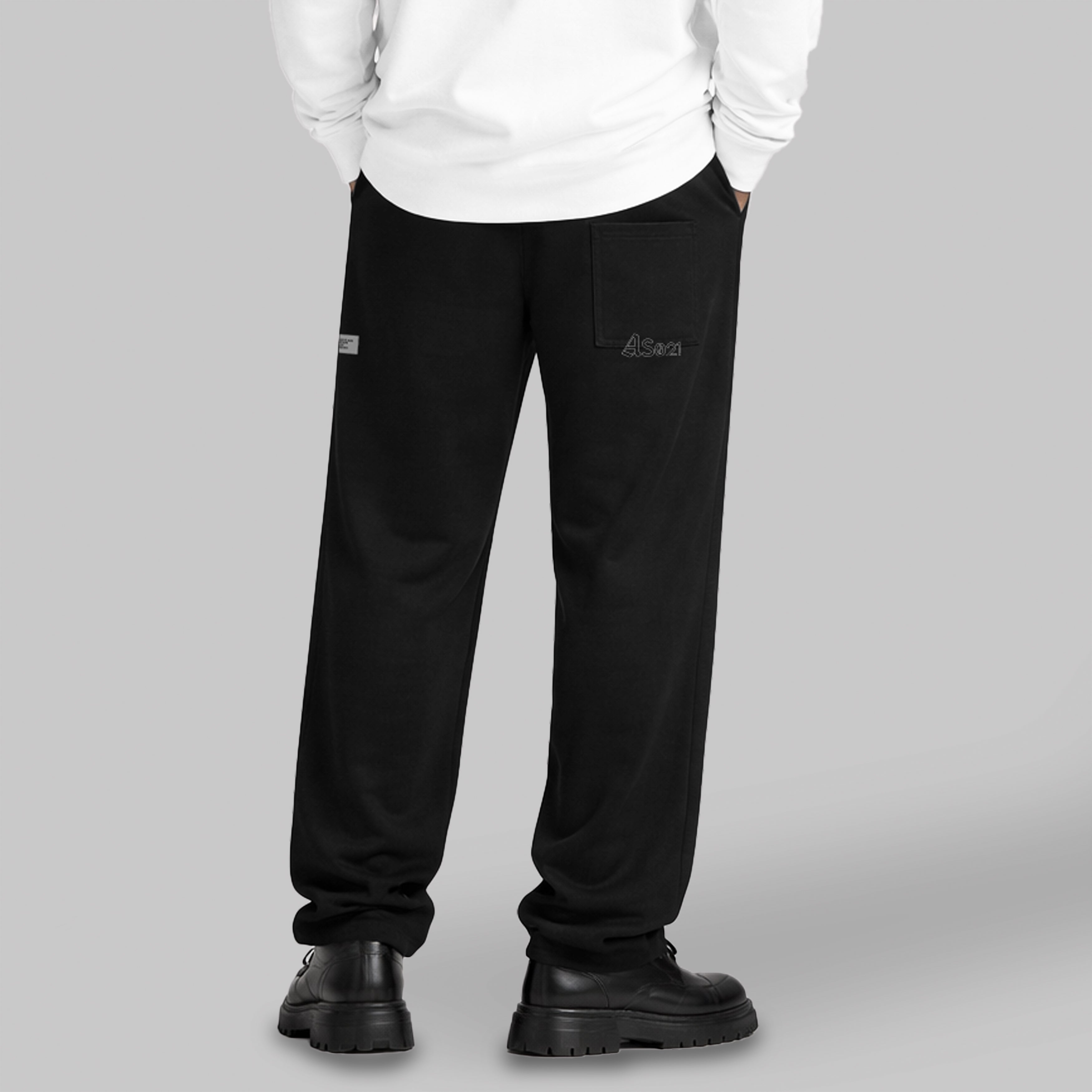 CLAN QUEEN Q’n Sweatpants Free size The 021 Wide Sweatpants – AncientStudios